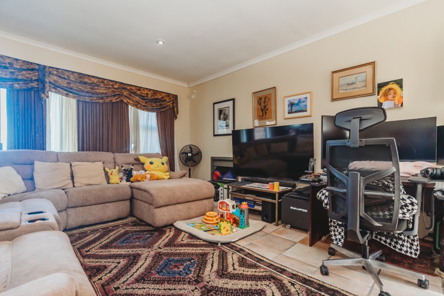 7 Bedroom Property for Sale in Outeniqua Strand Western Cape